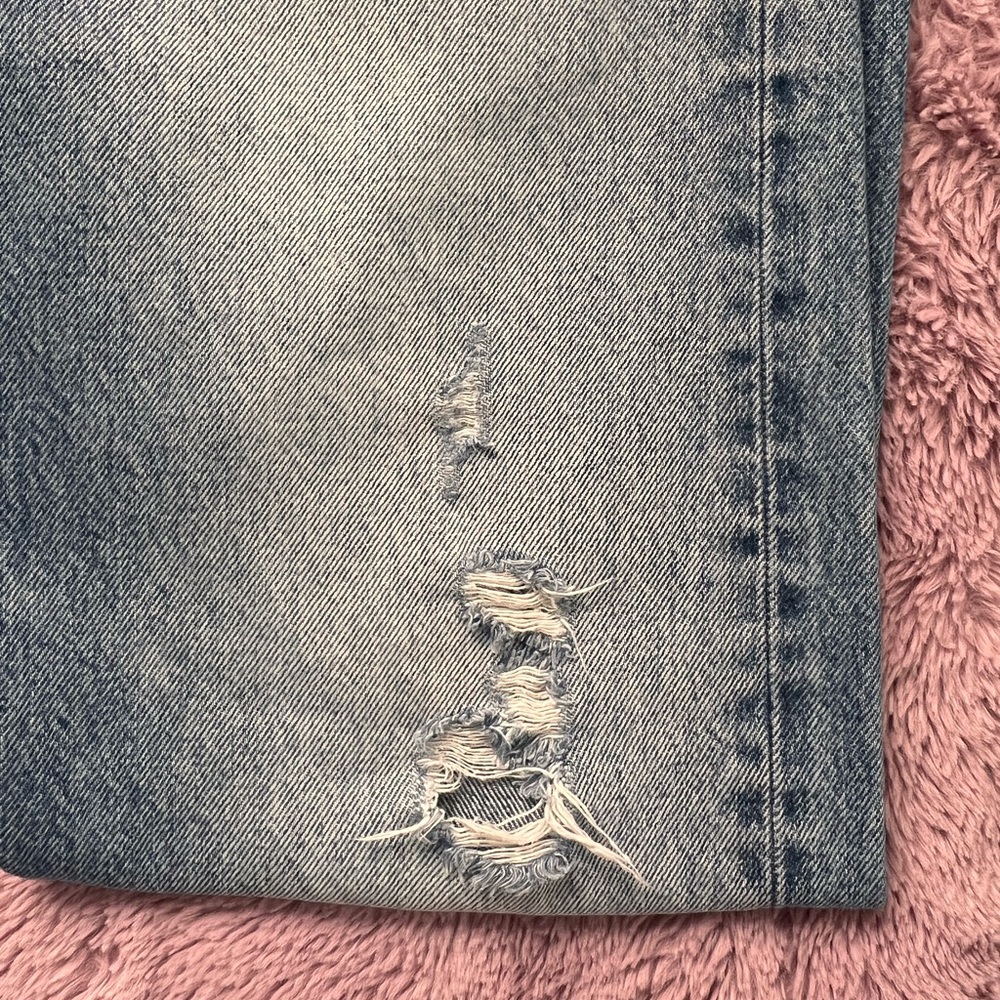 Levi’s White Oak Wedgie Jeans - Picture 9 of 10